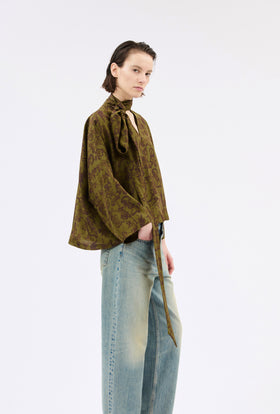 Crepe de Chine Putty Bluse, Dark Olive from ODEEH 
